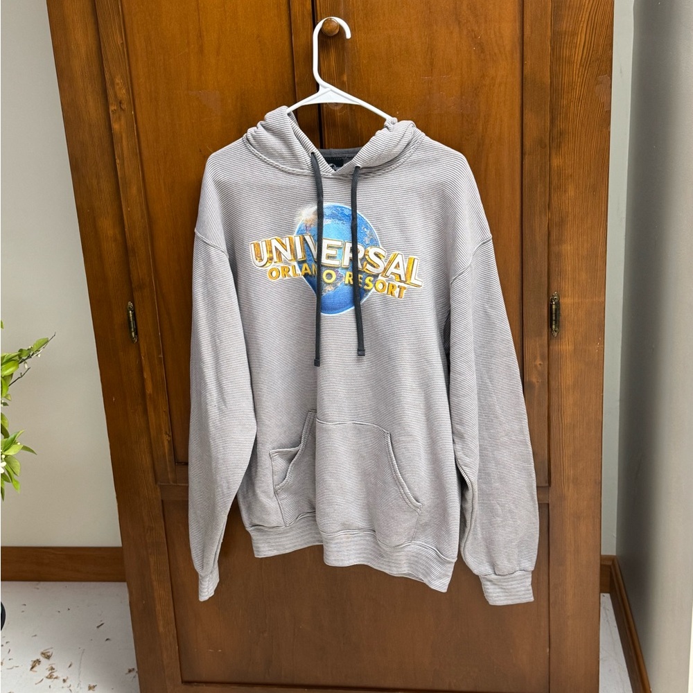 Universal Studios men’s Gray Hoodie large front pocket poly cotton blend